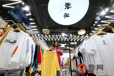 即墨打造青岛最大的网红直播基地万达广场、腾讯直播基地等8项目签约落户
